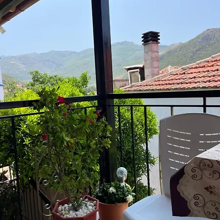 Pandeklare Apartament Prínos