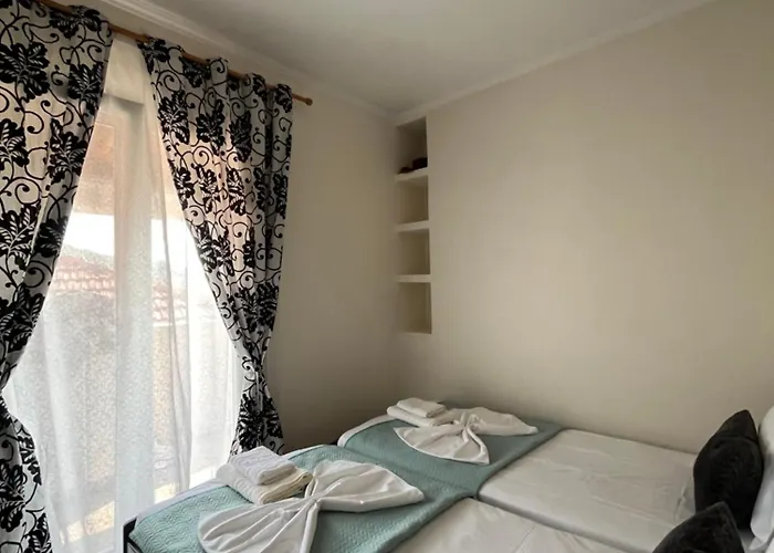 Pandeklare * Πρίνος